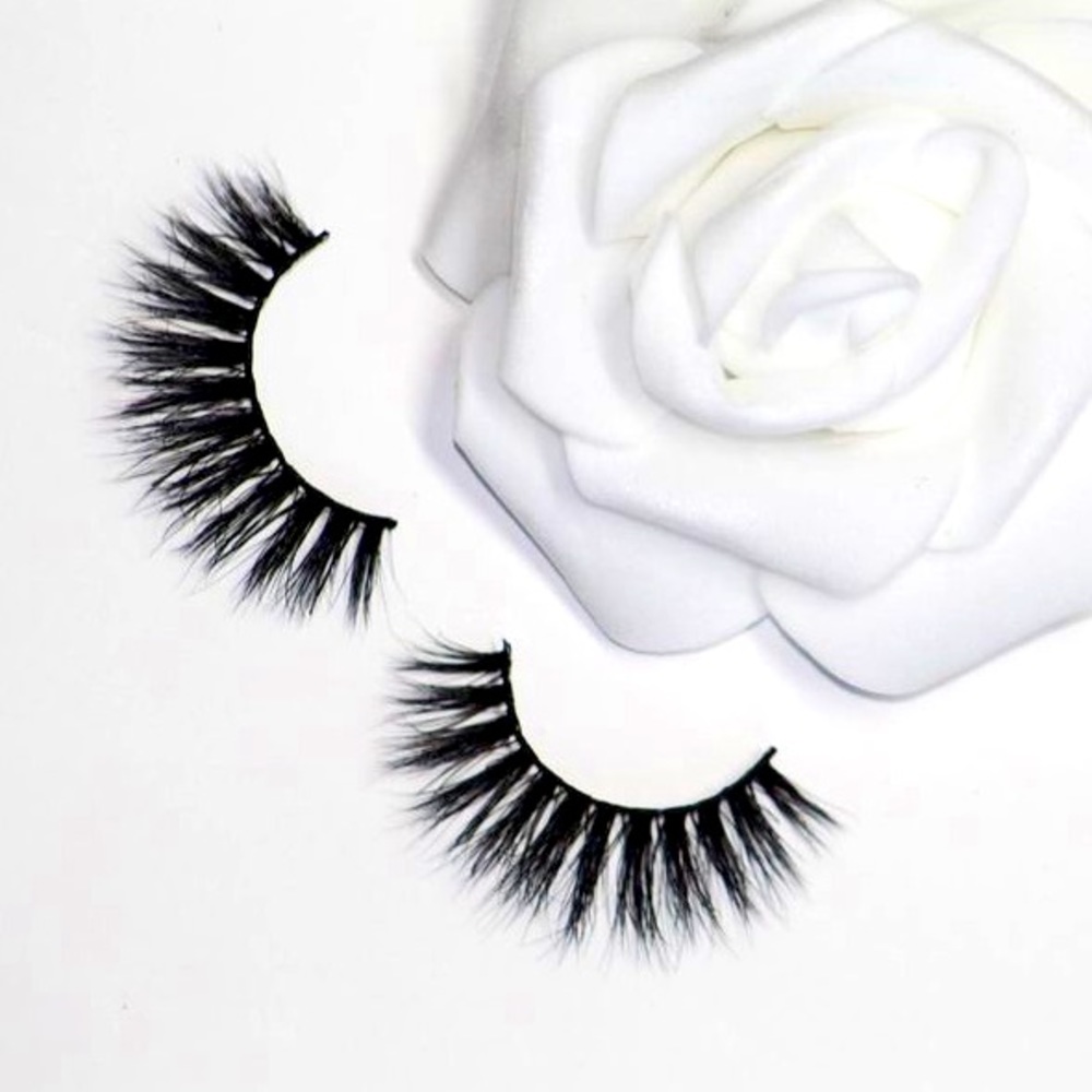 16 MM “NINO” Lash Box